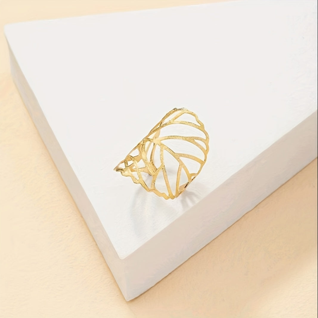 Anel Leaf Elegance