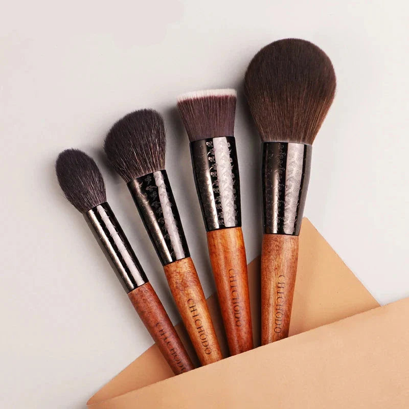 Conjunto de Pincéis Profissionais Amber: Luxo e Precisão em Cada Toque