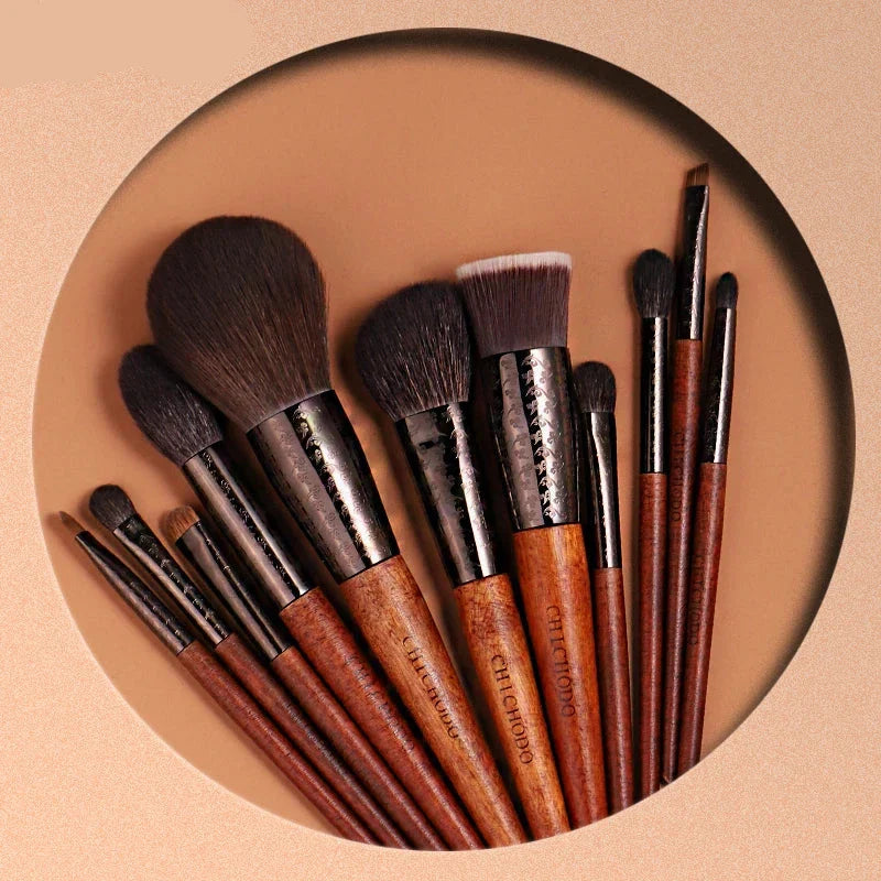 Conjunto de Pincéis Profissionais Amber: Luxo e Precisão em Cada Toque