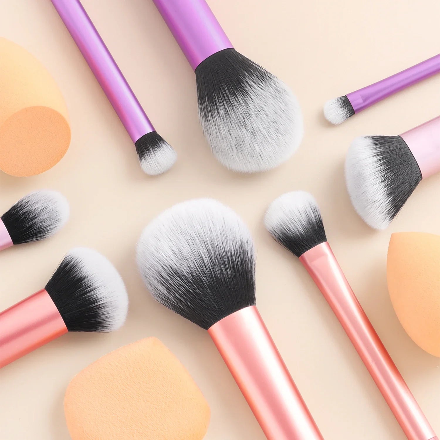 Kit Completo de Pincéis e Esponjas para uma Maquiagem Profissional